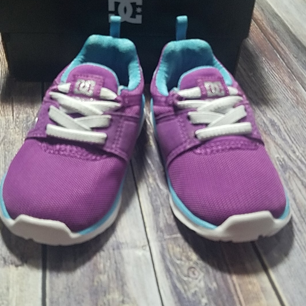 NIB 6c girls DC tennis shoes